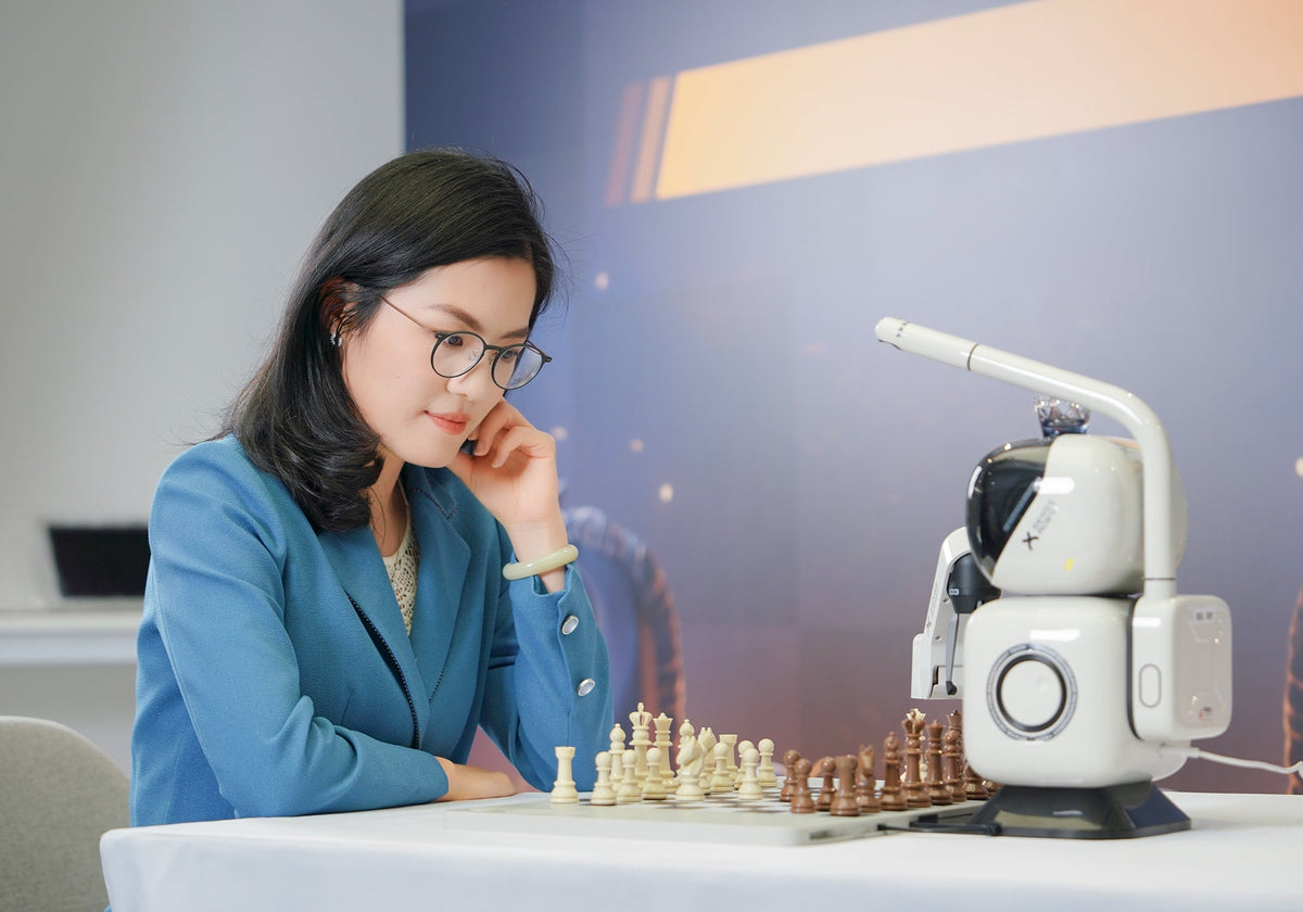 Woman Chess Bot SenseRobot AI Defeats Four-Time Women's Chess Champion